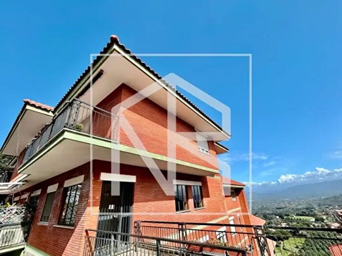 Appartamento trilocale in vendita in Via Giacomo Leopardi, Monte Porzio Catone