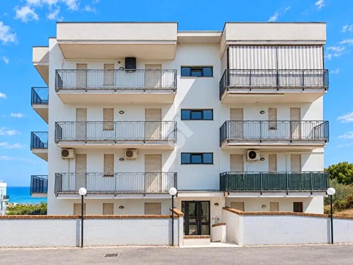 Appartamento trilocale in vendita in Via Belvedere, Tortoreto