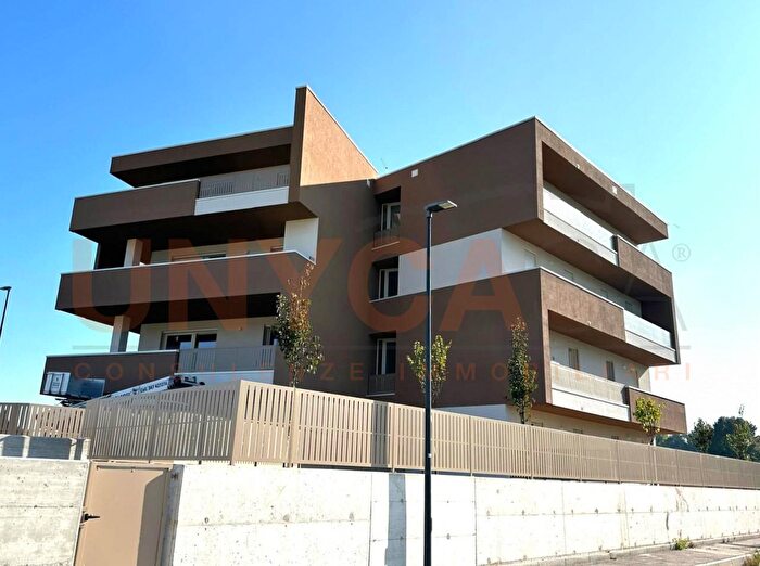 Appartamento quadrilocale in vendita in Via Pioveghetto, Padova