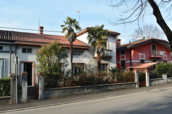 Casa con 6 locali in vendita in Via Giacomo Leopardi, Gorizia