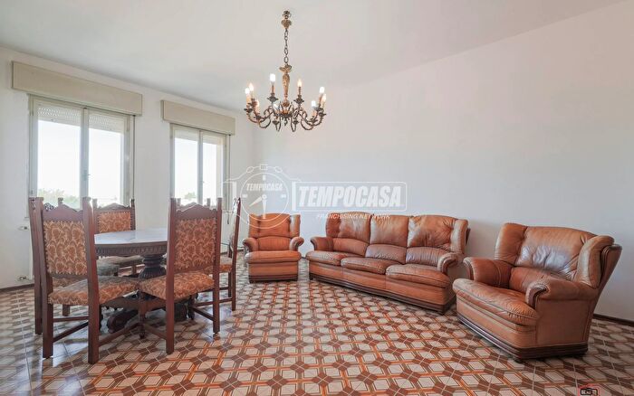 Appartamento con 5 locali in vendita in Via Alessandro Testi Rasponi, Ravenna