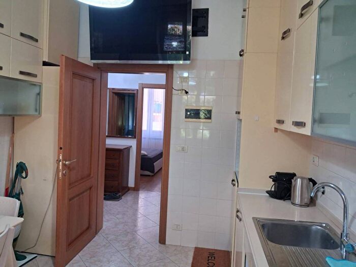 Appartamento quadrilocale in affitto in Via Maggio Verroggio, Parco Casale Castello dei Sogni, Rapallo