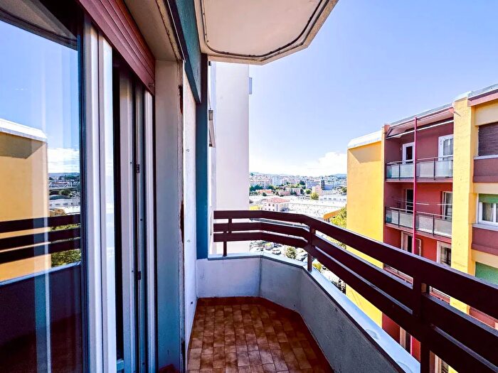 Appartamento trilocale in vendita in Via Tacco, Trieste