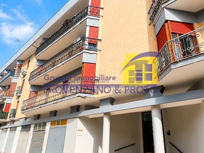 Appartamento con 5 locali in vendita in Piazza Fattori, Brindisi