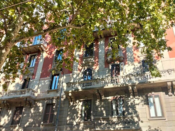 Appartamento trilocale in affitto in Via Giovanni Pascoli, Città Studi, Milano