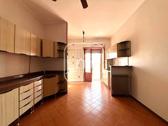 Appartamento con 6 locali in vendita in Via Achille Grandi, Guidonia Montecelio