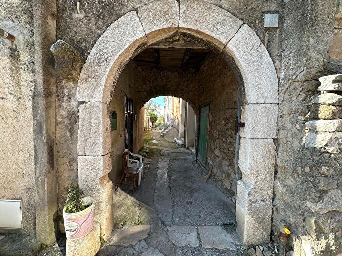 Casa trilocale in vendita in Via Carrara, Montesarchio