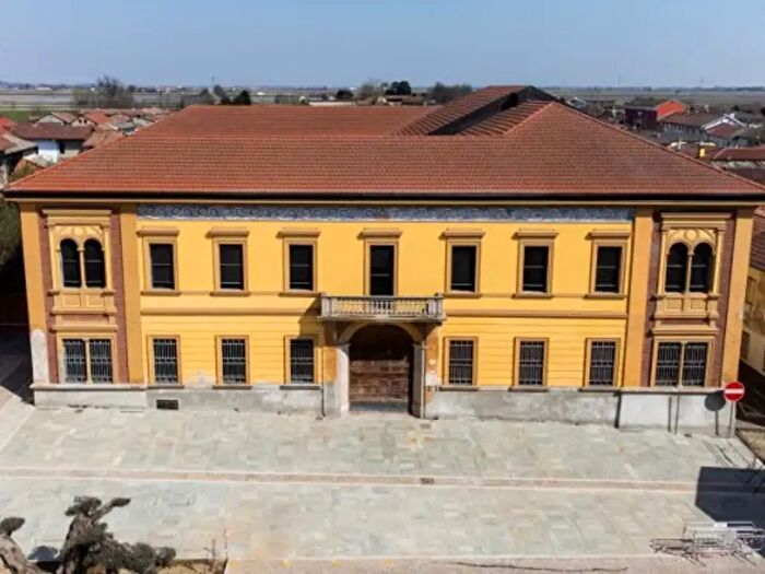 Appartamento trilocale in affitto in Strada Biandrate, Novara