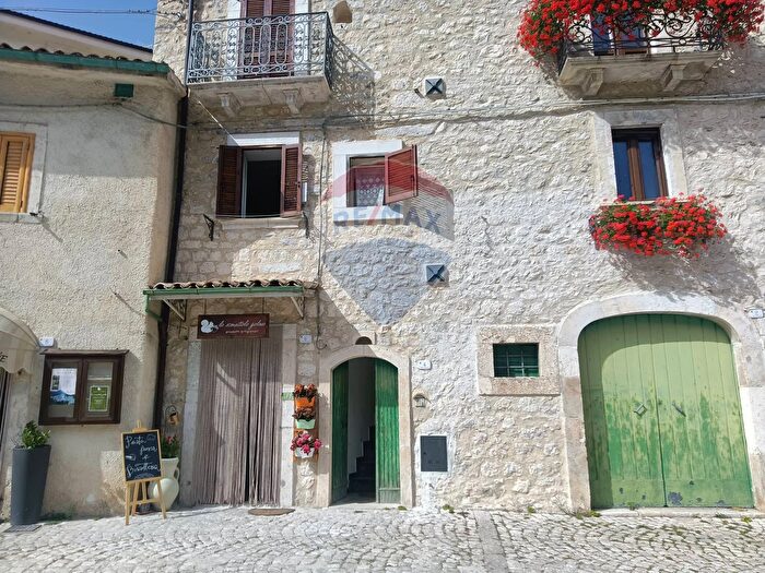 Appartamento trilocale in vendita in Via Nazionale, Civitella Alfedena