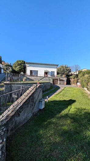 Casa con 7 locali in vendita in Via delle Selve, Lastra A Signa