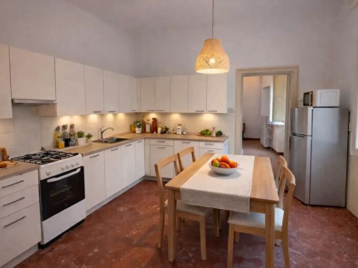 Appartamento con 5 locali in vendita in Via Camillo Cavour, Firenze