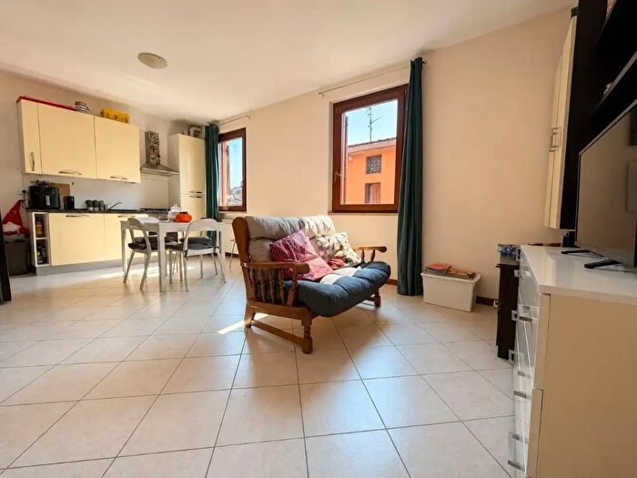 Appartamento trilocale in vendita in Via Giuseppe Mazzini, Bassano Bresciano