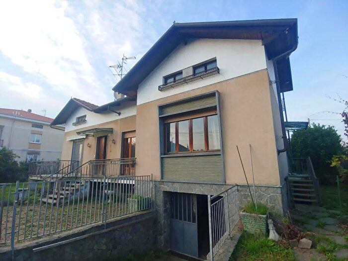 Casa con 6 locali in vendita in Sandigliano Biella Piemonte Italia, Sandigliano