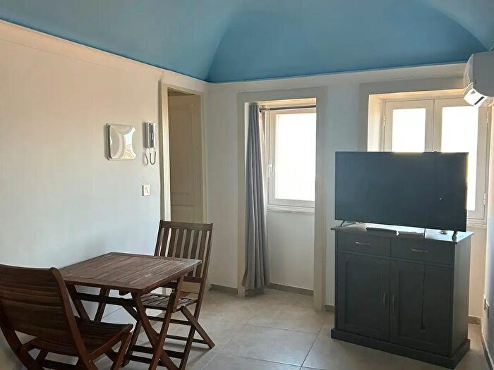 Appartamento trilocale in affitto in Via Re Martino, Aci Castello