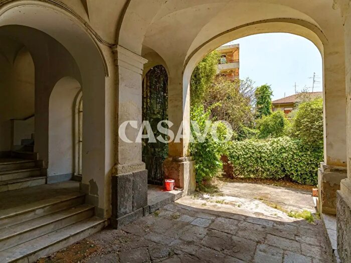 Casa con 12 locali in vendita in Via Giuseppe Garibaldi, Viagrande