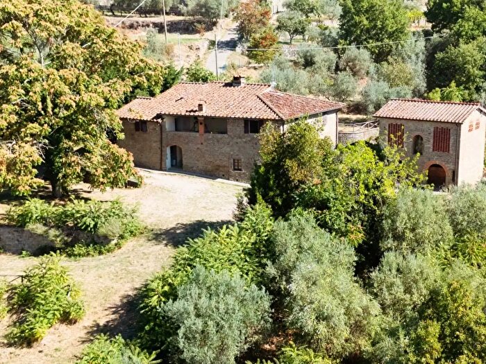 Casa con 15 locali in vendita in Via di Caduti di Secchieta, Reggello