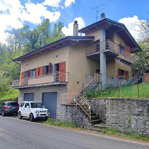 Casa con 6 locali in vendita in Via Qualto San Benedetto Val di Sambro, San Benedetto Val Di Sambro