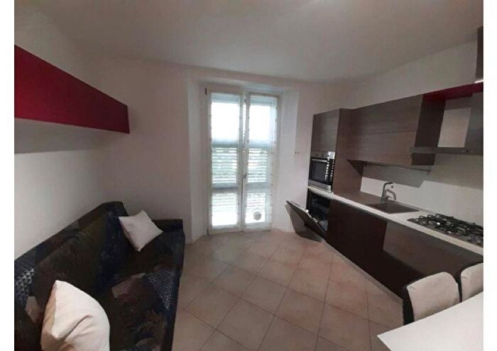 Appartamento bilocale in affitto in Via Anna Vertua Gentile, Tavernola, Como