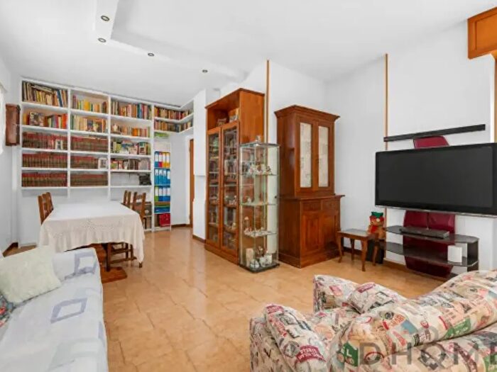 Appartamento trilocale in vendita in Via Rovereto, Milano