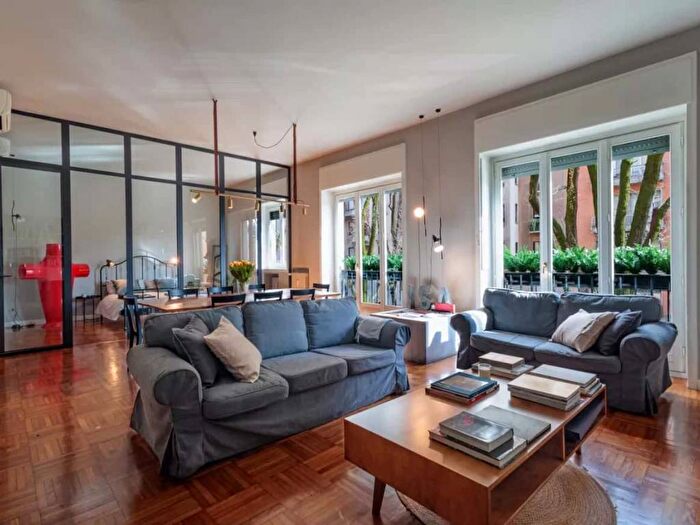 Appartamento trilocale in affitto in Via Leone Pancaldo, Morgagni, Milano