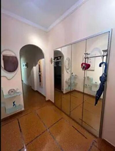 Appartamento con 6 locali in vendita in Via Antonio Cantore, Genova