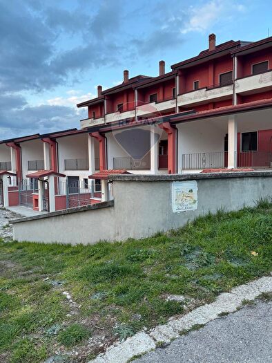 Appartamento con 10 locali in vendita in Via SantAntuono Snc, Guardia Sanframondi