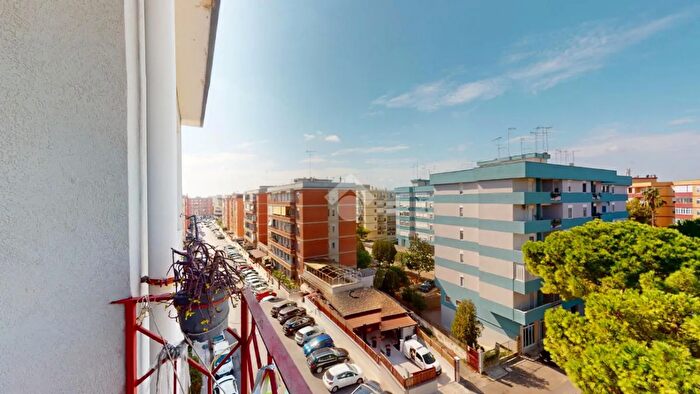 Appartamento trilocale in vendita in Via Pastrengo, Brindisi