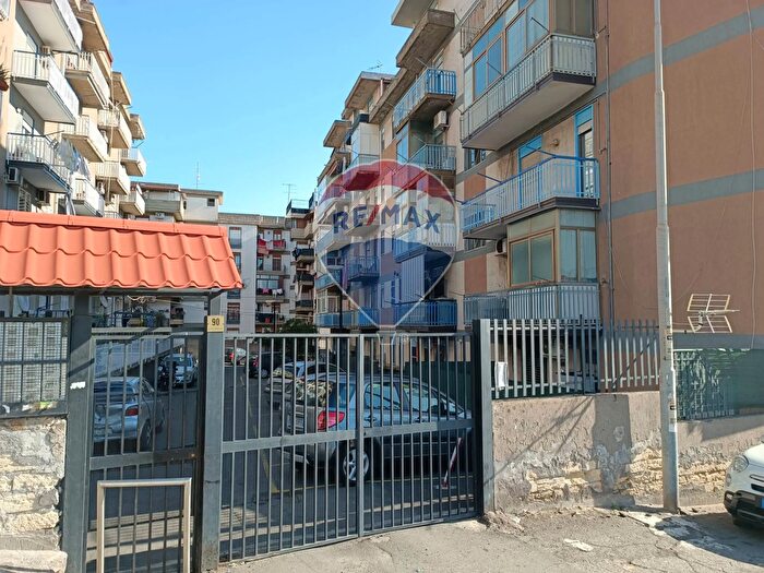 Appartamento trilocale in vendita in Viale Medaglie dOro, Catania