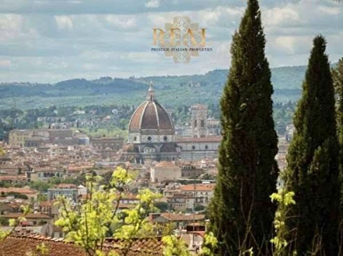 Casa con 6 locali in affitto in Salviatino San Domenico, Firenze