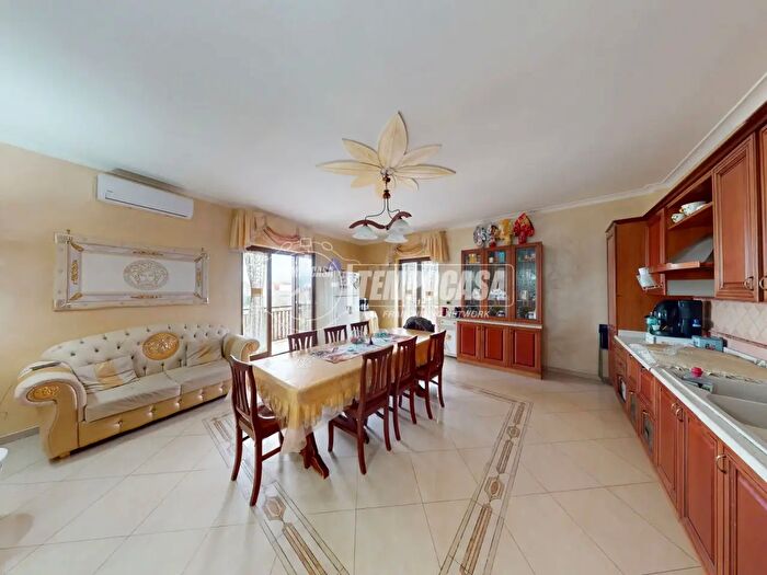 Appartamento trilocale in vendita in Via Salvo dAcquisto, Afragola