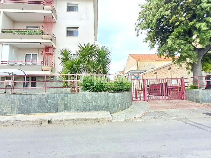 Appartamento trilocale in vendita in Via Guglielmo Marconi, Adelfia
