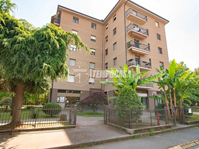Appartamento trilocale in vendita in Via della Chiesa, Cassano DAdda