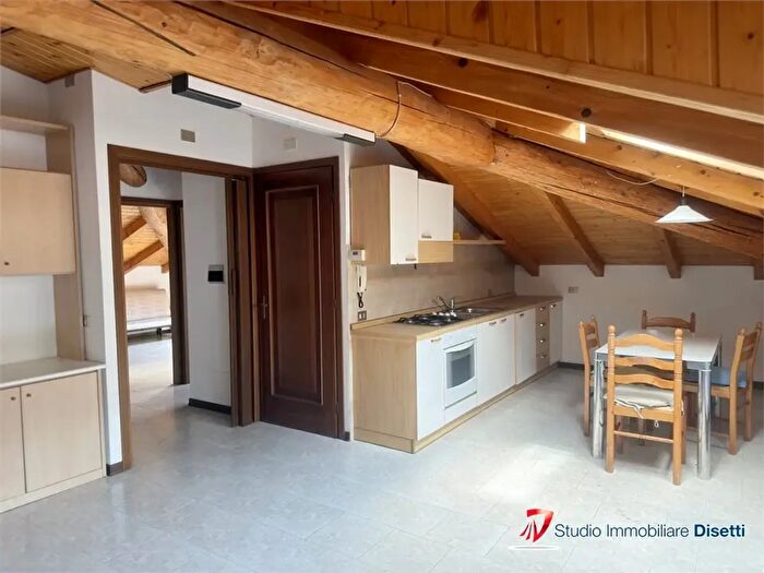 Appartamento trilocale in vendita in Via Bernina, Borno