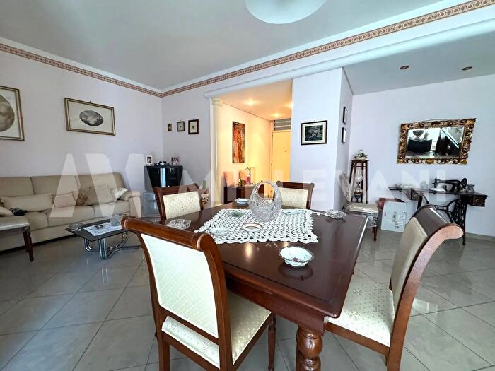 Appartamento con 5 locali in vendita in Via Pergolesi, Ragusa