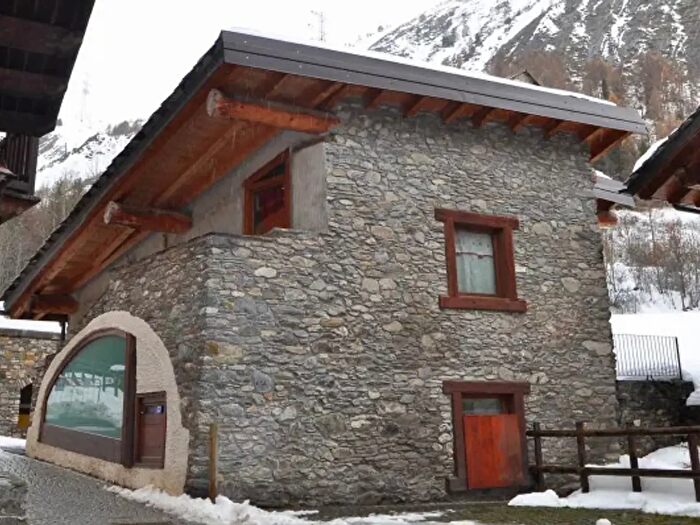 Casa trilocale in vendita in Via Piccolo San Bernardo, La Thuile