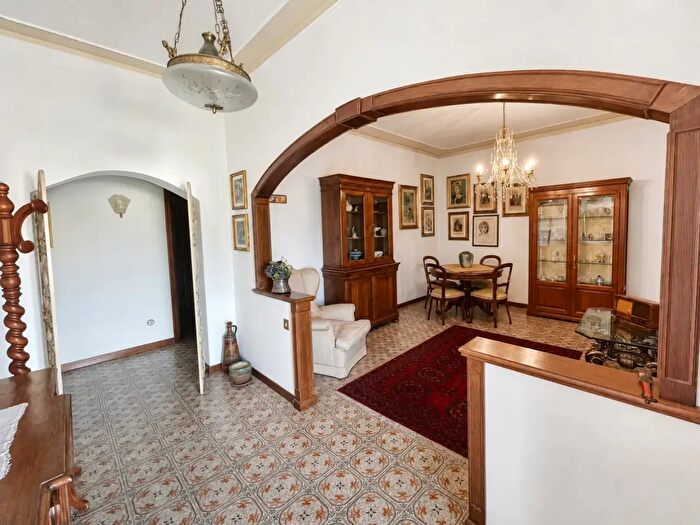 Appartamento con 5 locali in vendita in Lucca