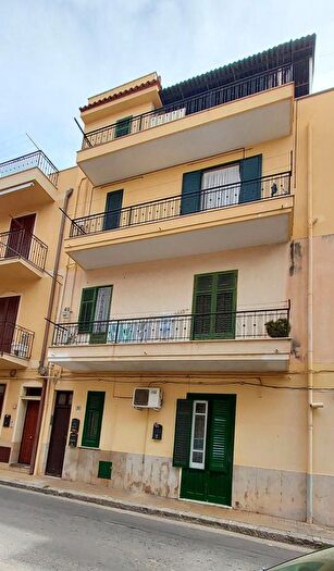 Appartamento trilocale in vendita in Via Consolare, Santa Flavia