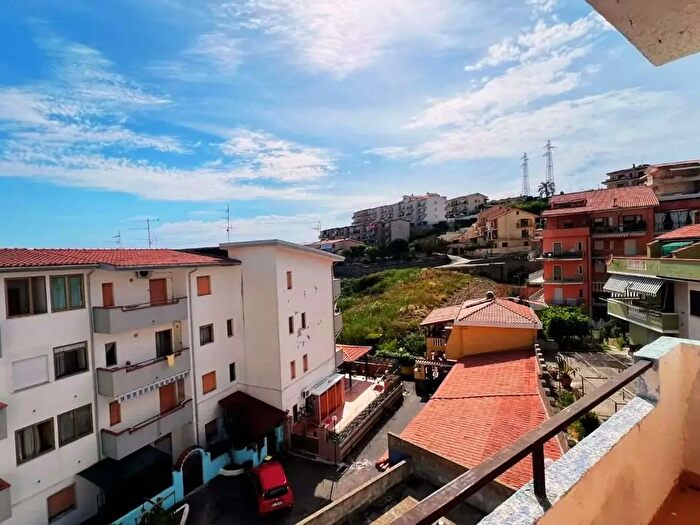 Appartamento con 5 locali in vendita in Via G Oliva, Scalea