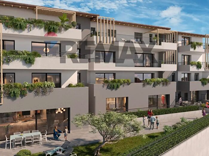 Appartamento quadrilocale in vendita in Via Novembre, Ponteranica