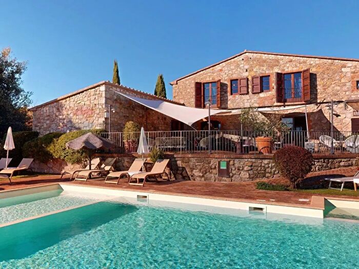 Casa con 20 locali in vendita in Strada Provinciale Melosa, Roccastrada