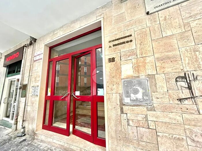 Appartamento quadrilocale in vendita in Via Giulio Palermo, Napoli