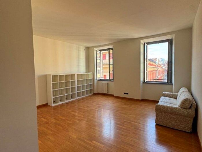 Appartamento trilocale in affitto in Via Festa del Perdono, Missori, Milano