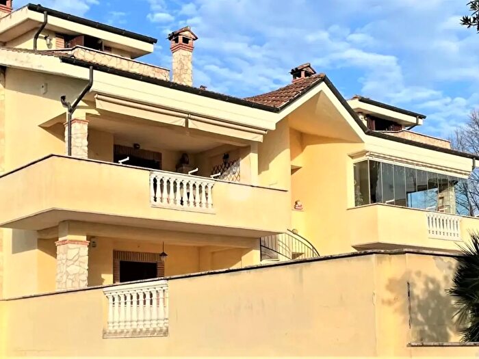 Appartamento trilocale in vendita in Via Monte Bianco, Guidonia Montecelio