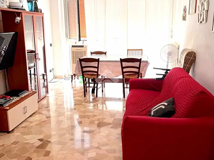 Appartamento trilocale in vendita in Corso Italia, Caronno Pertusella
