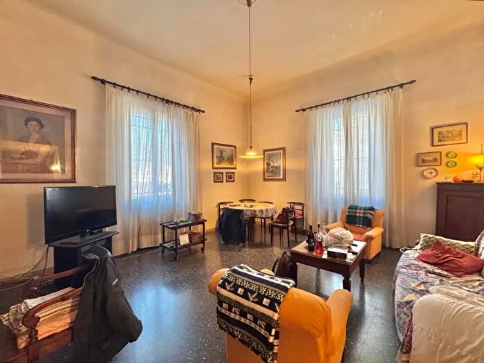 Appartamento con 10 locali in vendita in Via Maffei Snc, Firenze