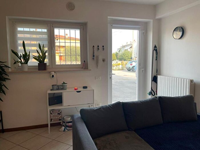 Appartamento bilocale in affitto in Via Giosuè Carducci, Centro, Valeggio sul Mincio