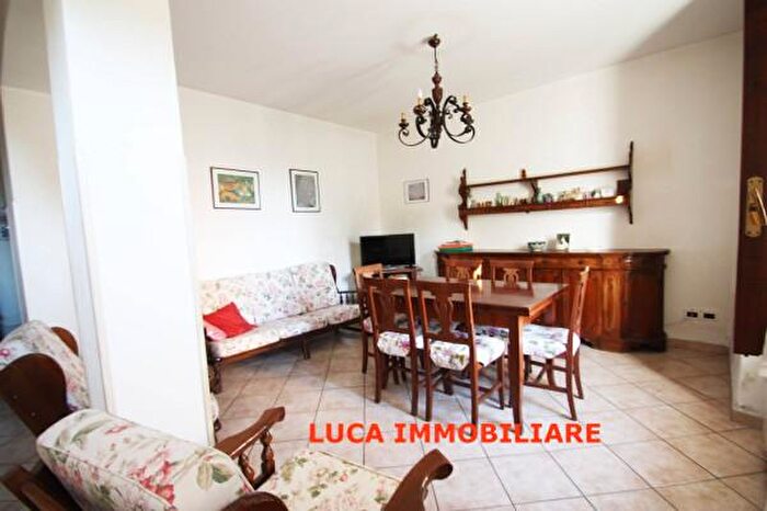 Casa con 6 locali in vendita in Strada Regionale Lucchese, Uzzano