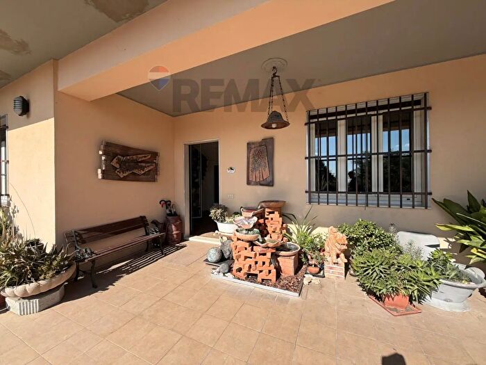 Casa con 10 locali in vendita in Via Monviso, Barasso