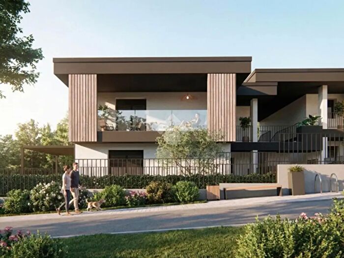 Appartamento trilocale in vendita in Via Dottor Mario Massagrande, Valeggio Sul Mincio