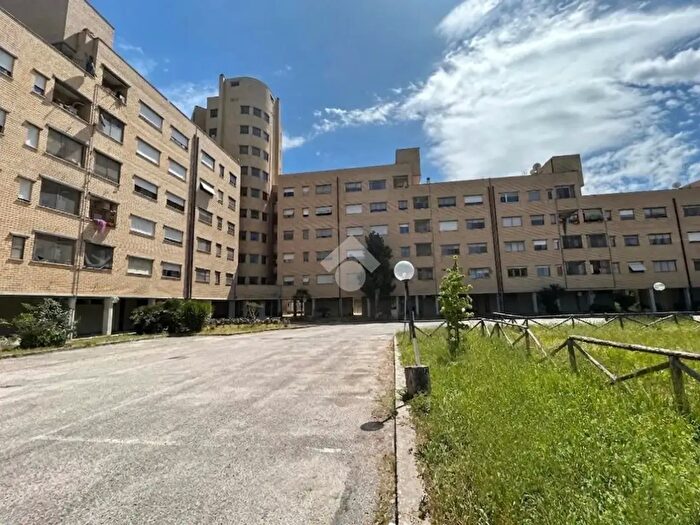 Appartamento trilocale in vendita in Viale Le Corbusier, Latina